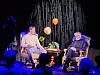 KJEMPEFØRNØYD: – Vi har som mål at Litteraturuka skal bli årlig, sier Oscar Emil Landa. Her i bokpraten med krimforfatter og sauebonden Kjell Olav Dahl (alle foto: Nome litteraturfestival).