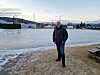 Runar gir seg med vanningen av skøytebanen. – Når andre har sittet inne ...
