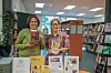 Biblioteksjef Kristin Kleppo Grøndalen og barne- og ungdomsbibliotekar Ragnhild Ferstad Beaudreau.