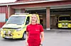 Ulefossjenta Mona Tjønnemark (19) er fersk i faget, men må takle kritiske situasjoner i sin jobb på ambulansen.