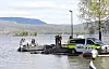 Politipatrulje som setter ut en båt i forbindelse med en tidligere hendelse på Norsjø (arkivfoto). Foreløpig har det vært en rolig sommer på vannet, med få hendelser.