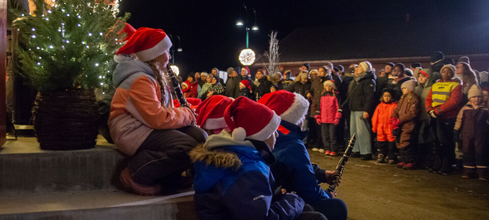Se bildene fra julegrantenningen på Ulefoss