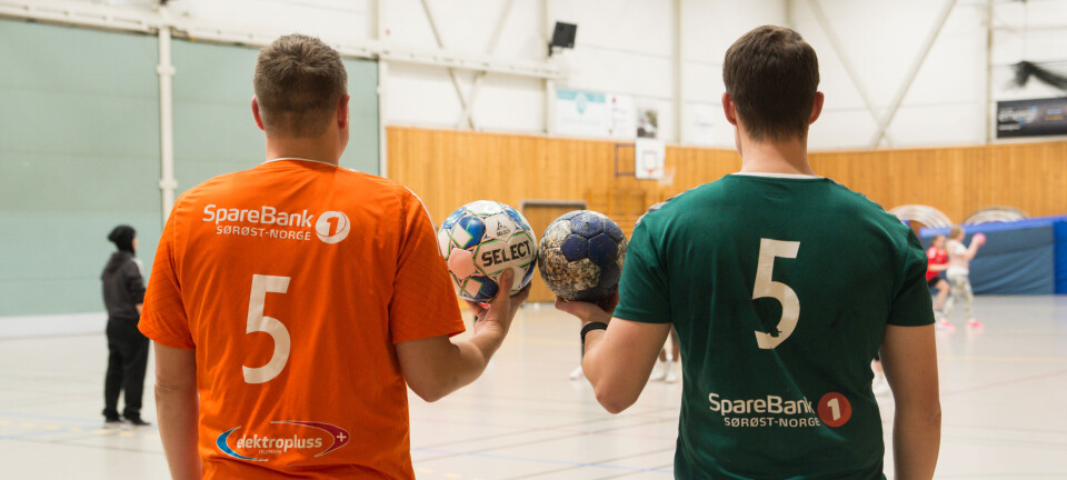 Nå blir det nytt oppgjør mellom fotball og håndball på parketten