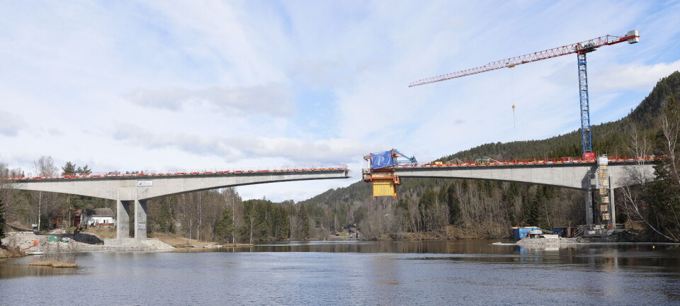 Brua nærmer seg og Skaravegen er åpnet