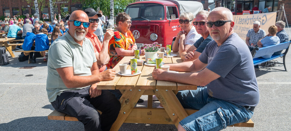 Kjempestart på festivaldagen med hundrevis til frokost midt i gata