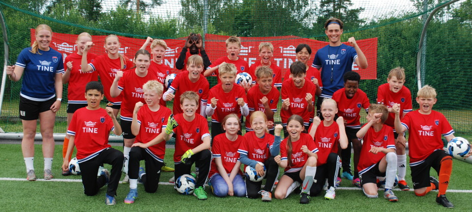 Full fart på Tines fotballskole i Lunde