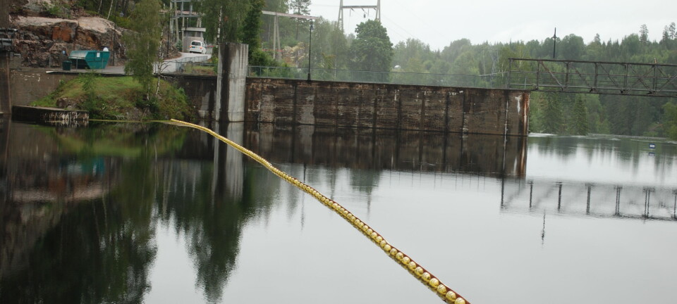 Vann - og oljelekkasje ved Vrangfoss sluse - ingen fare for trafikken på kanalen