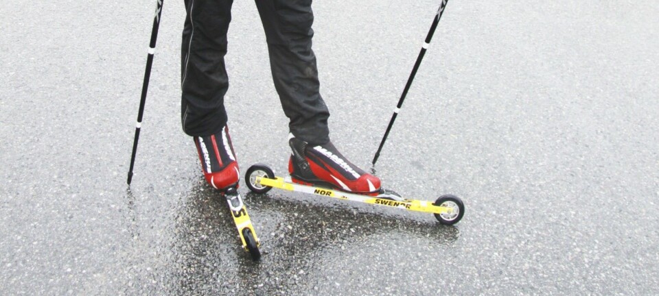 Nå blir det rulleskitrening. Finn fram refleks og hjelm