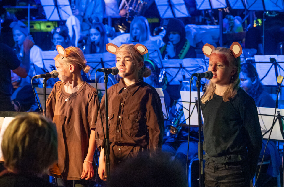 Fylte salen to ganger – med masse jungeldyr