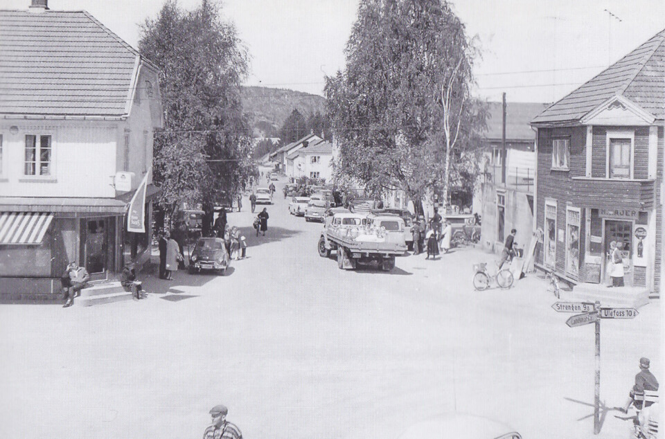 Tok bussen med mor for å reise på utsalg