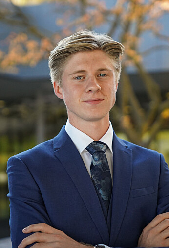 Kasper tar fagutdanning i Sveits. Snart venter praksis i Japan eller Hongkong